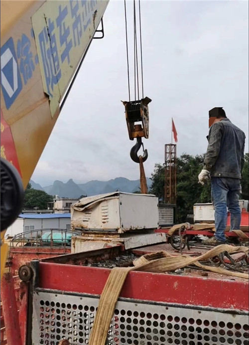 宁江区大件吊装搬运设备常用的施工手势信号解答