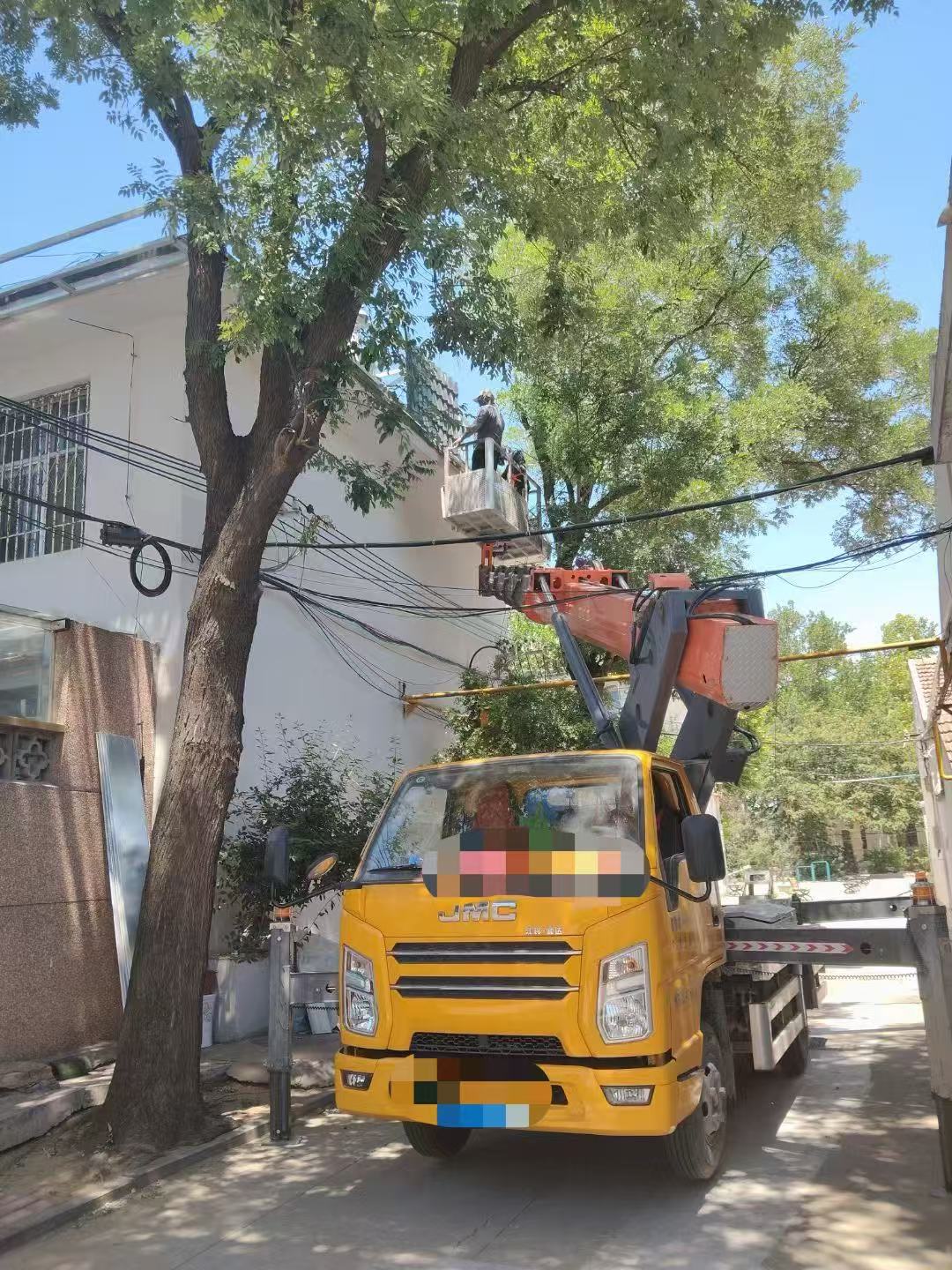 宁江区高空作业车能吊装重物吗？最大承载多少公斤？