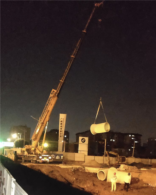 宁江区“弯臂矫正”—— 吊车的 “形变补偿” 技术