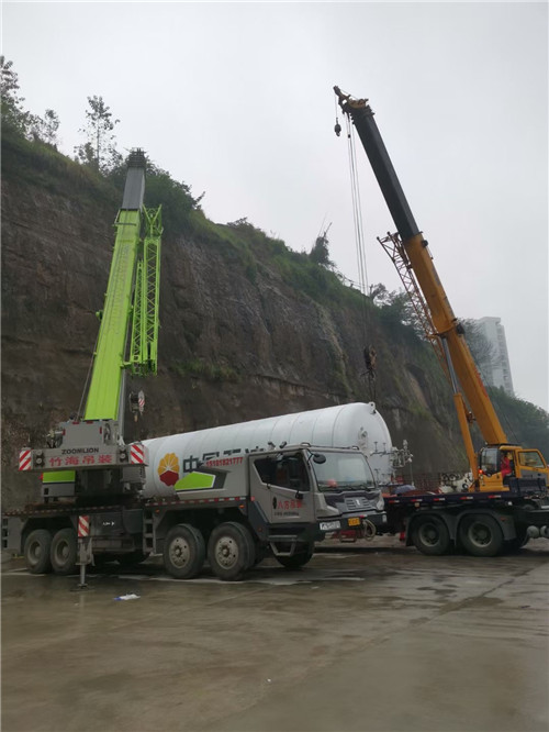 宁江区“不怕风雨冻”—— 吊车的 “恶劣环境适应” 技术