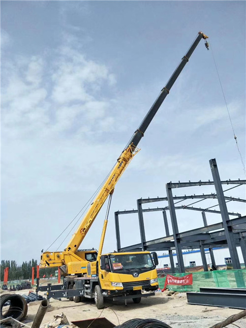 宁江区超高层建筑钢结构吊装案例